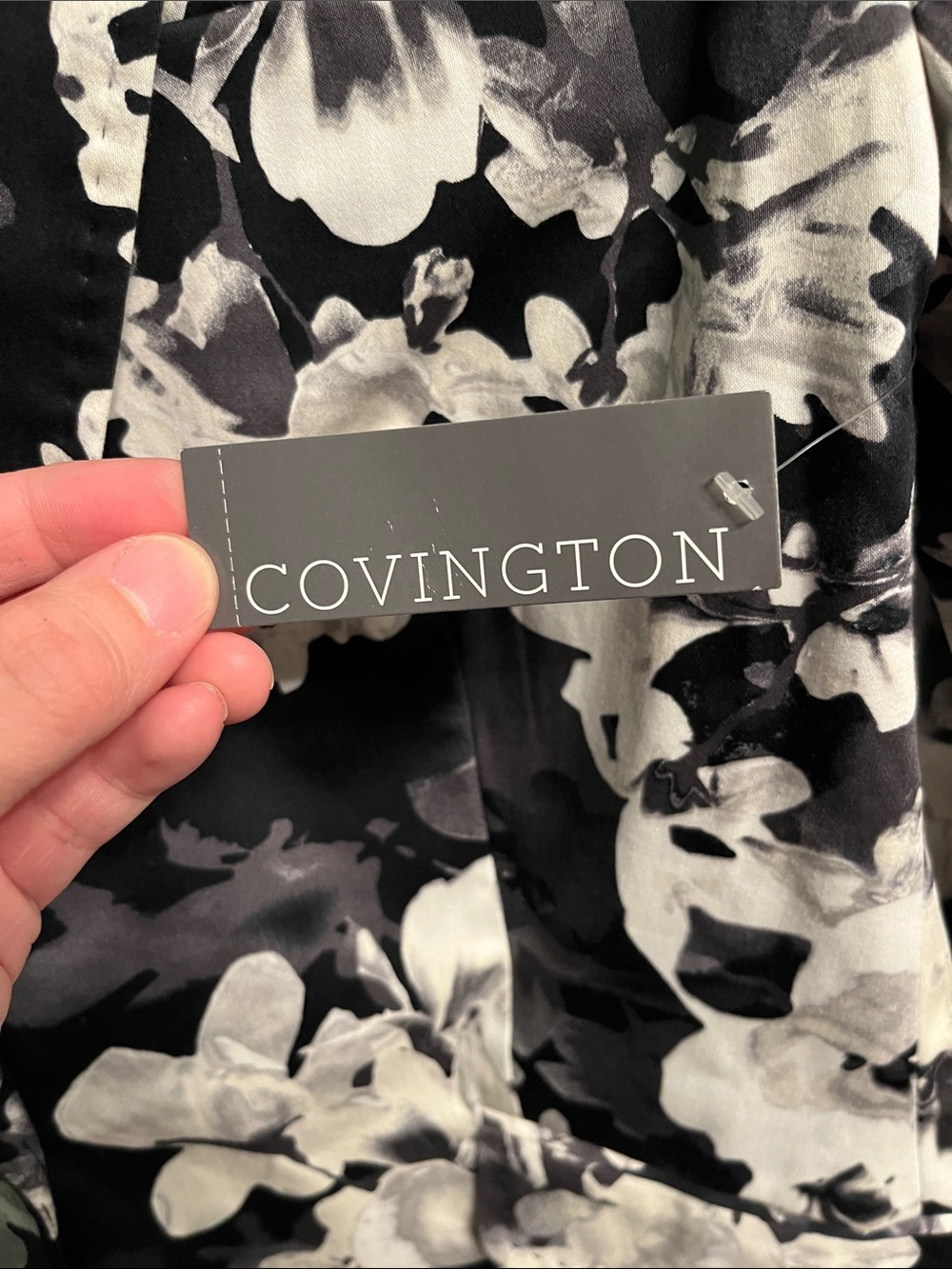 NWT women’s Covington XL black and white floral blazer! - Picture 4 of 7